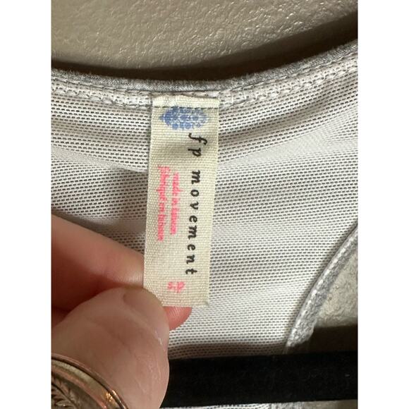 Free People Movement Grey Sports Bra Light Synergy Yoga Crop Top Size Small - Picture 3 of 7